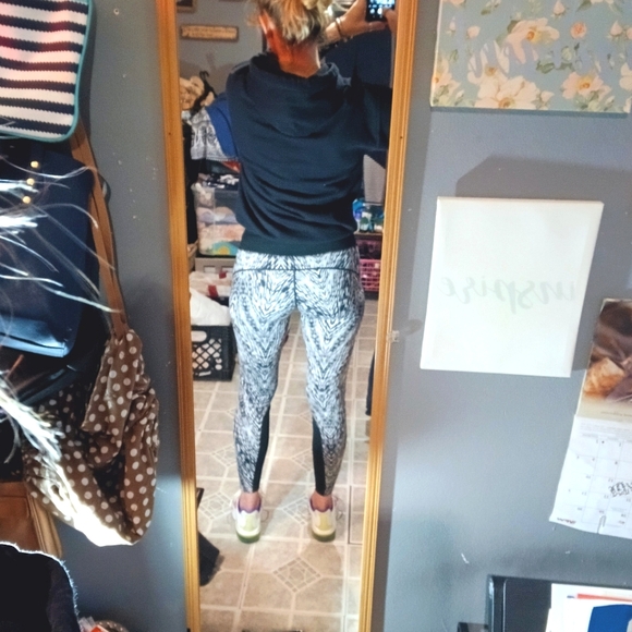 🎈Nike🎈BUY 1 GET 1 FREE ALL LISTINGS🎈Pro Hi Waist Pattern Leggings Sz S - Picture 15 of 15